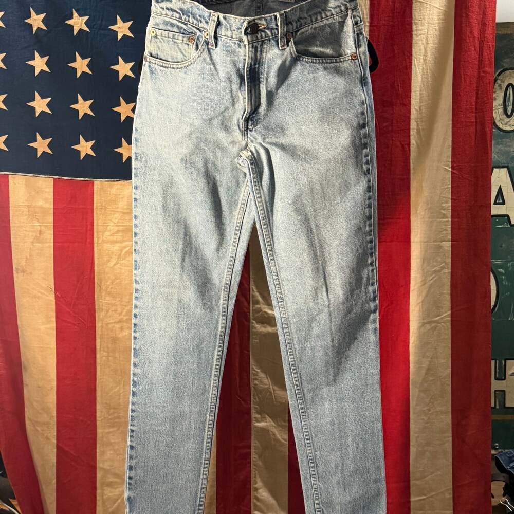 Vintage 95’ Levi's 550 Relaxed Fit Tapered- MADE IN USA 32x32